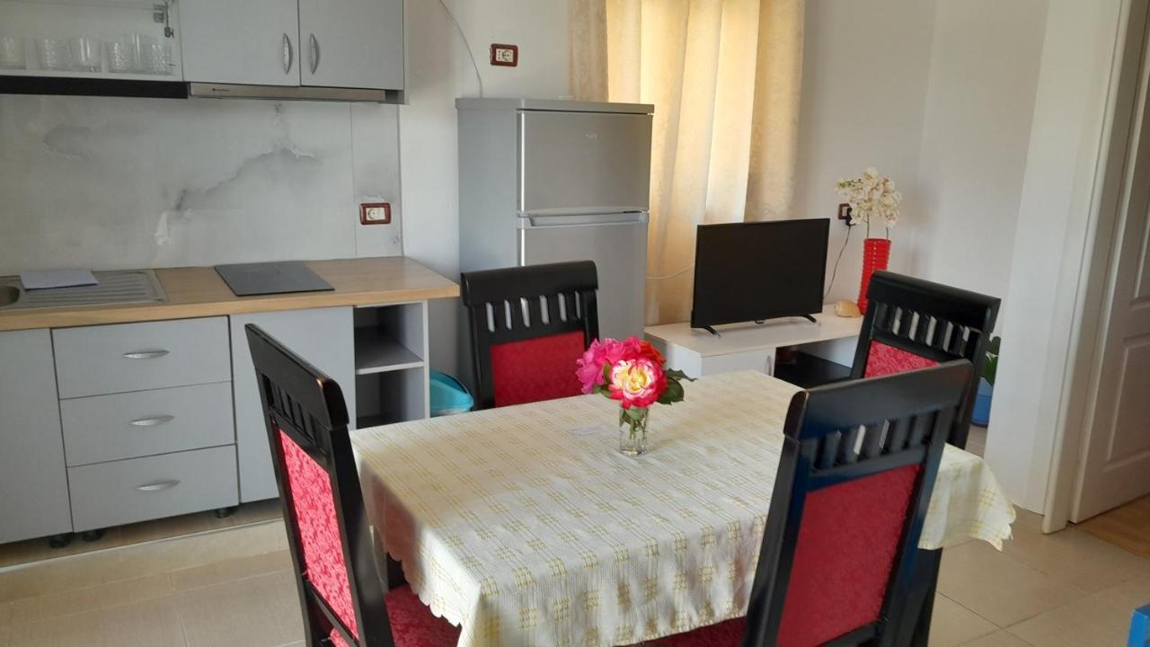 Apartments Denis Ксамил Екстериор снимка
